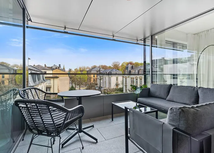 شقة Elegant 2br With Balcony In Haute Center *