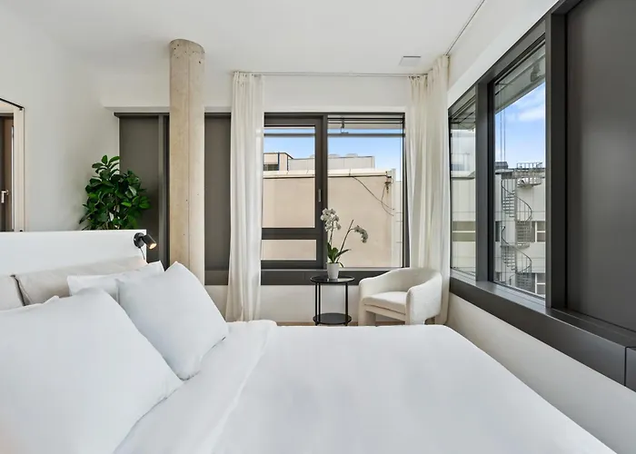 Elegant 2br With Balcony In Haute Center شقة