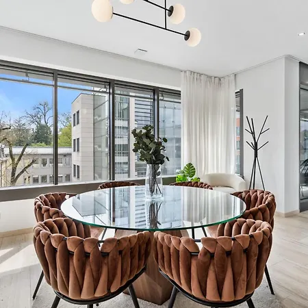 Apartmán Elegant 2br With Balcony In Haute Center *