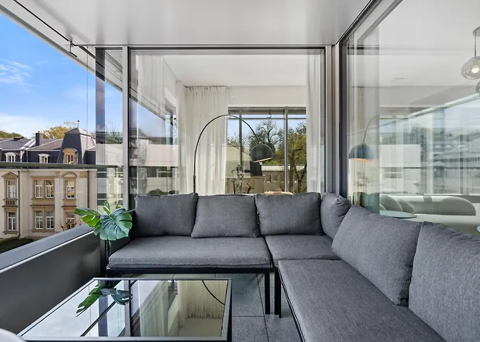 Elegant 2br With Balcony In Haute Center