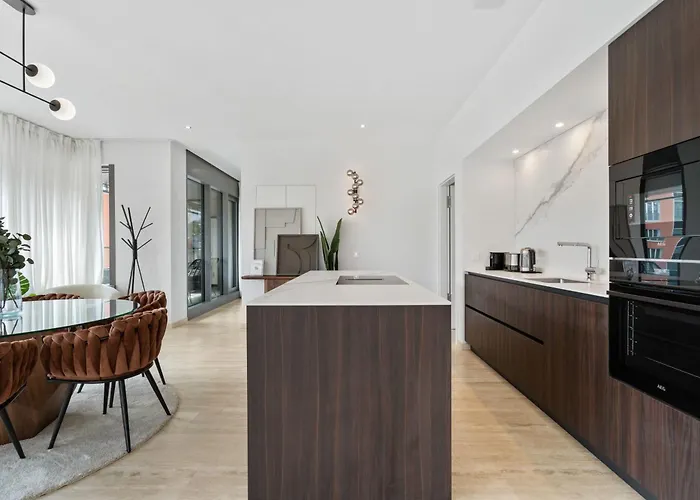 Elegant 2br With Balcony In Haute Center Apartament Luksemburg