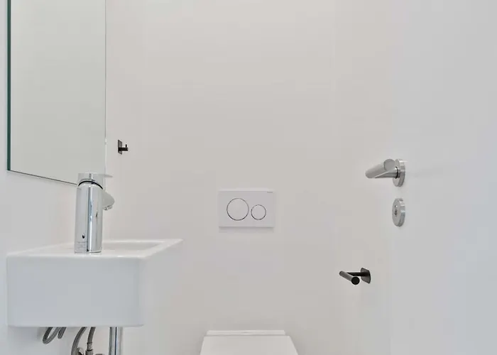 Elegant 2br With Balcony In Haute Center Luksemburg