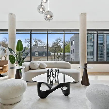 Elegant 2br With Balcony In Heart Of Luxemburgo
